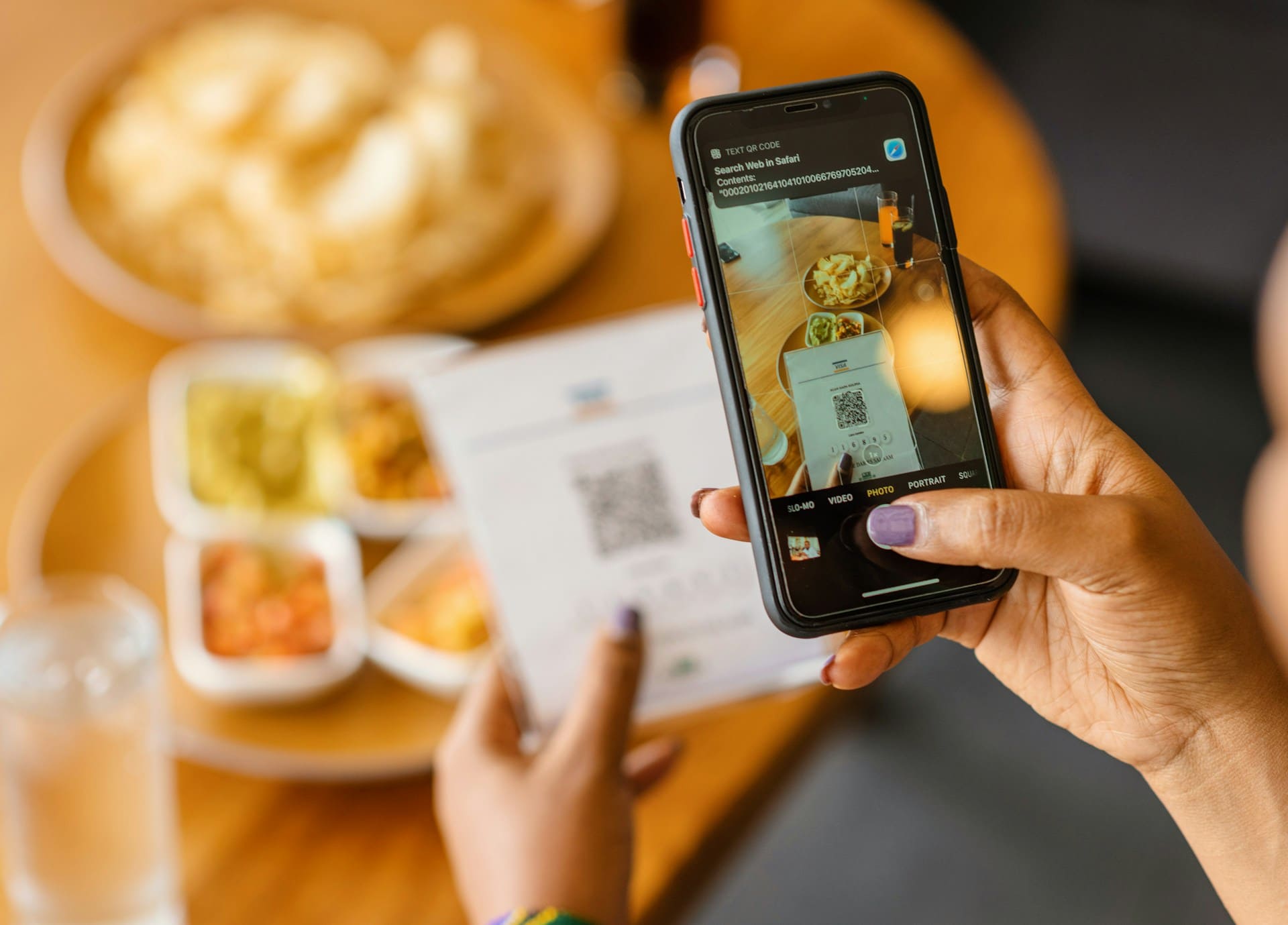 How Restaurants Use QR Codes and Short Links for Digital Menus